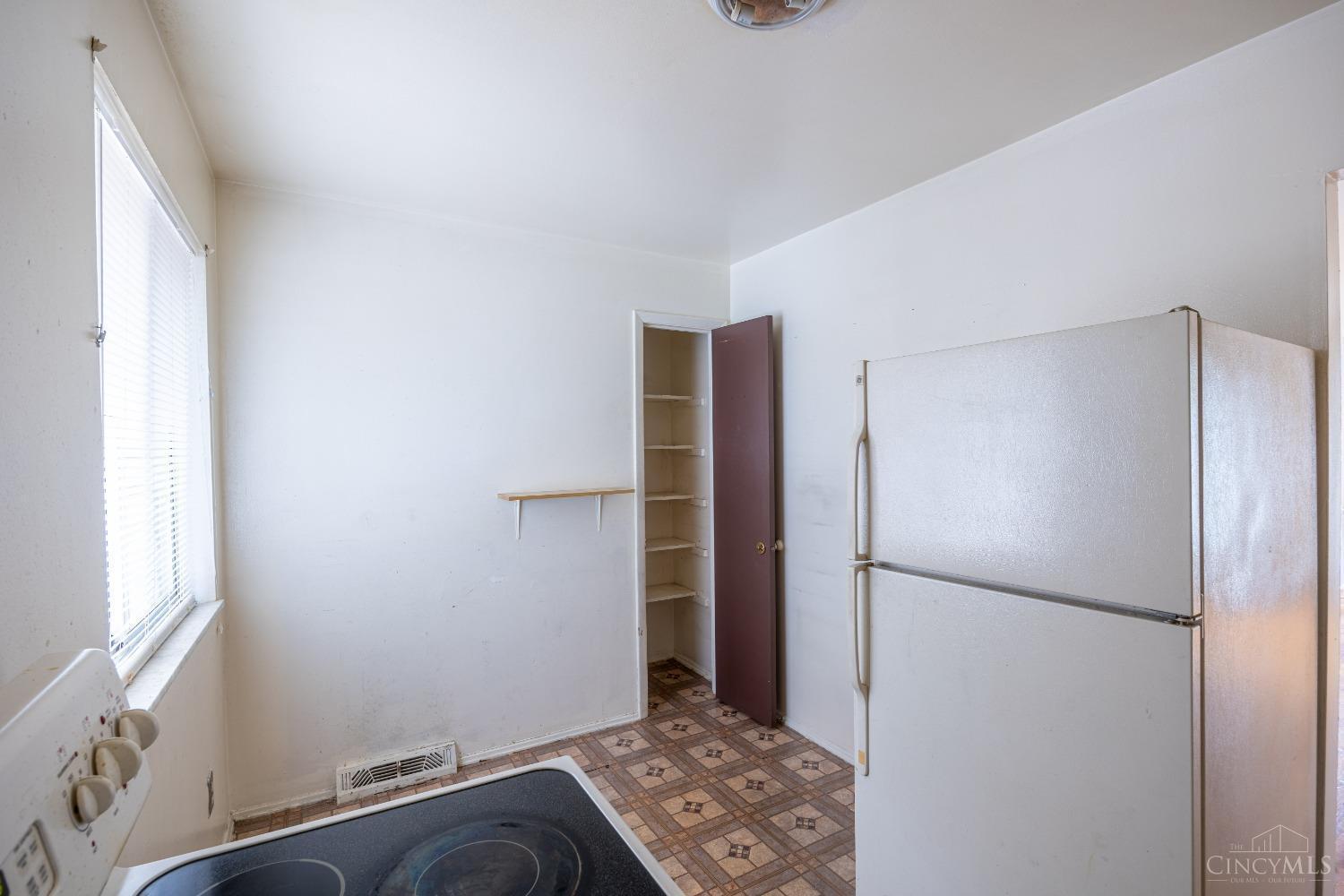 6020 Ridgeacres Drive, Unit A Cincinnati, OH 45237 - Photo 9 of 23