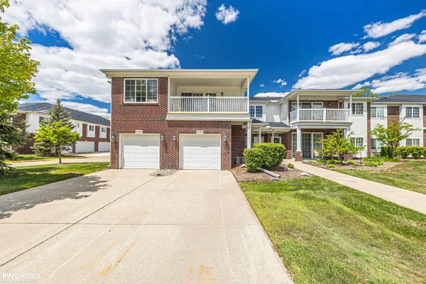 $1,800 | 14378 Moravian Manor Circle, Sterling Heights, MI 48312
