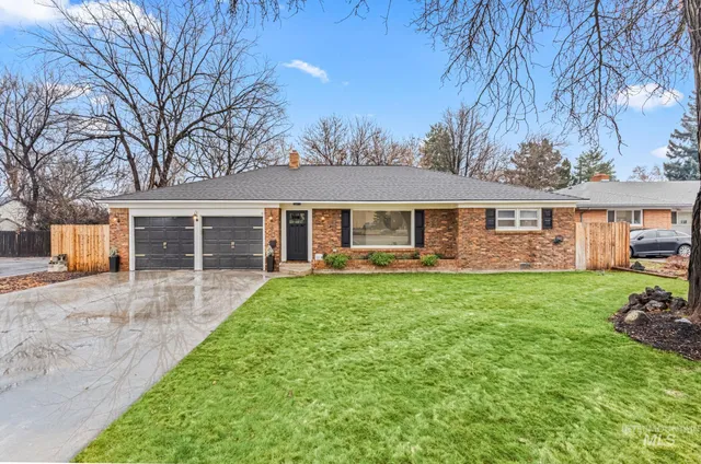 $449,990 | 1715 South 10th Avenue, Caldwell, ID 83605