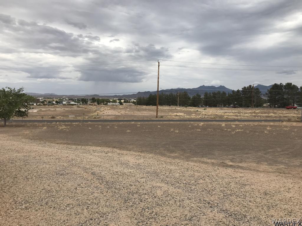 3435 Hodges Road Kingman, AZ 86409 - Photo 11 of 34 Over An Acre of City Land