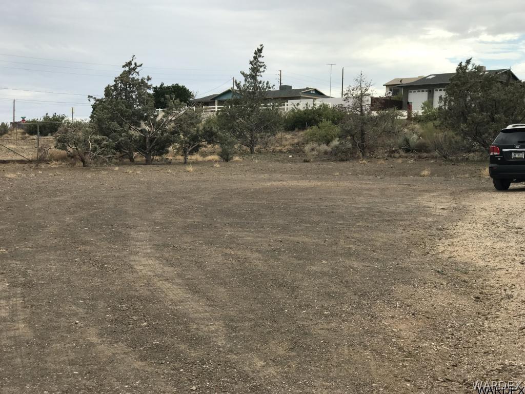 3435 Hodges Road Kingman, AZ 86409 - Photo 13 of 34 Up Behind the Property