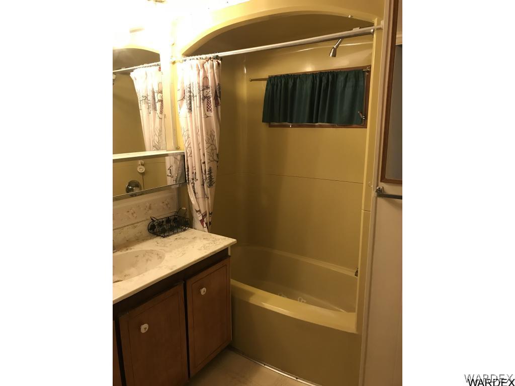 3435 Hodges Road Kingman, AZ 86409 - Photo 26 of 34 Full Bath by Master