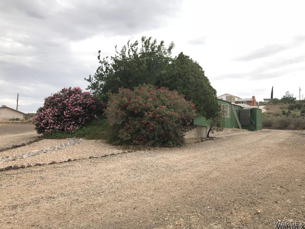 3435 Hodges Road Kingman, AZ 86409 - Photo 8 of 34 Little Park Surrounding Home