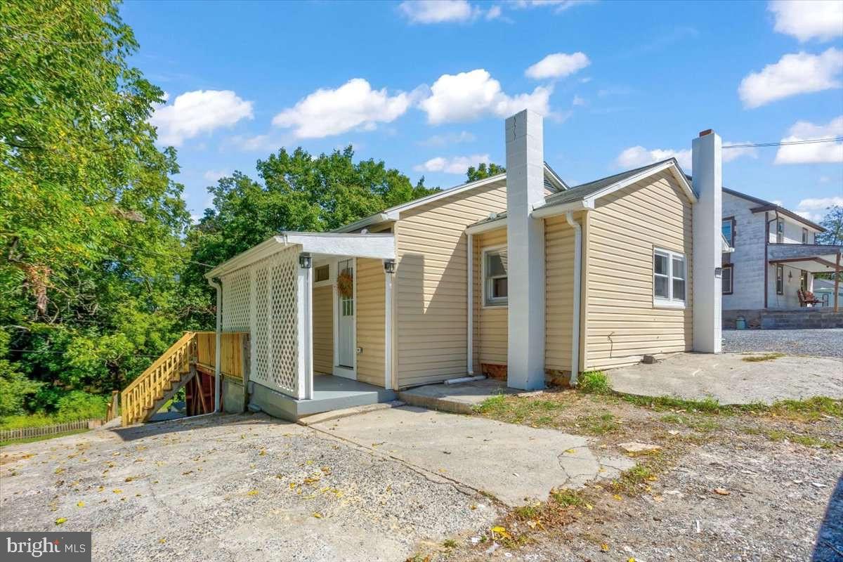 2737 Cedar Run Road Lebanon, PA 17046 - Photo 2 of 22 Gallery Image 2