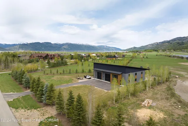 $1,999,000 | 47 Village Lane, Alpine, WY 83128