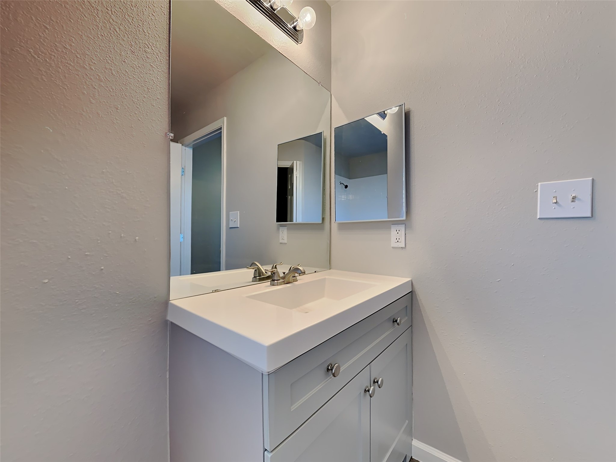 4631 Croker Ridge Road Houston, TX 77053 - Photo 7 of 16