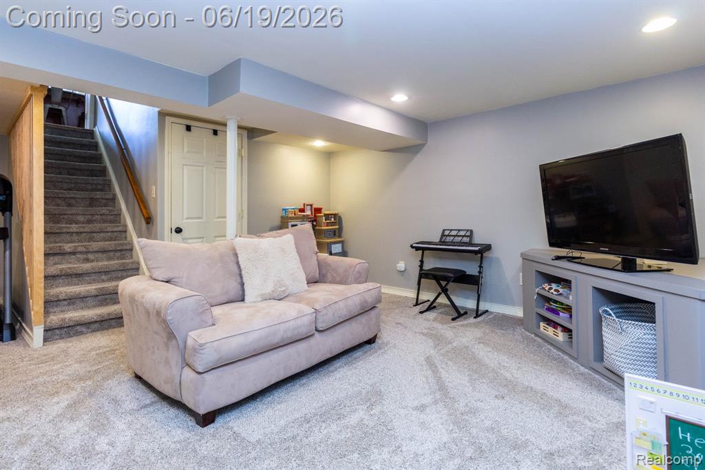 21508 Hall Road Trenton, MI 48183 - Photo 35 of 43