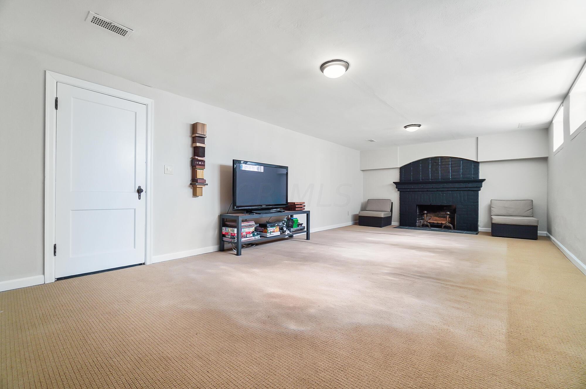 1742 Edgemont Road Upper Arlington, OH 43212 - Photo 59 of 70 084