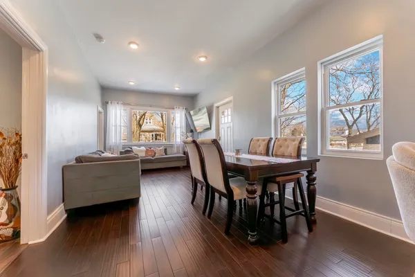 $324,900 | 7731 45th Place, Lyons, IL 60534