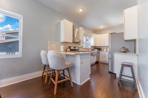 $324,900 | 7731 45th Place, Lyons, IL 60534