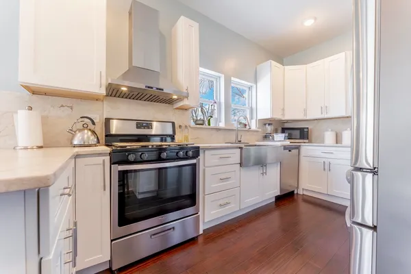 $324,900 | 7731 45th Place, Lyons, IL 60534