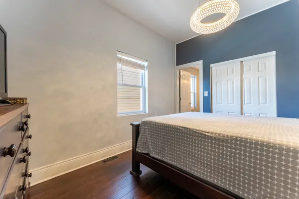 $324,900 | 7731 45th Place, Lyons, IL 60534