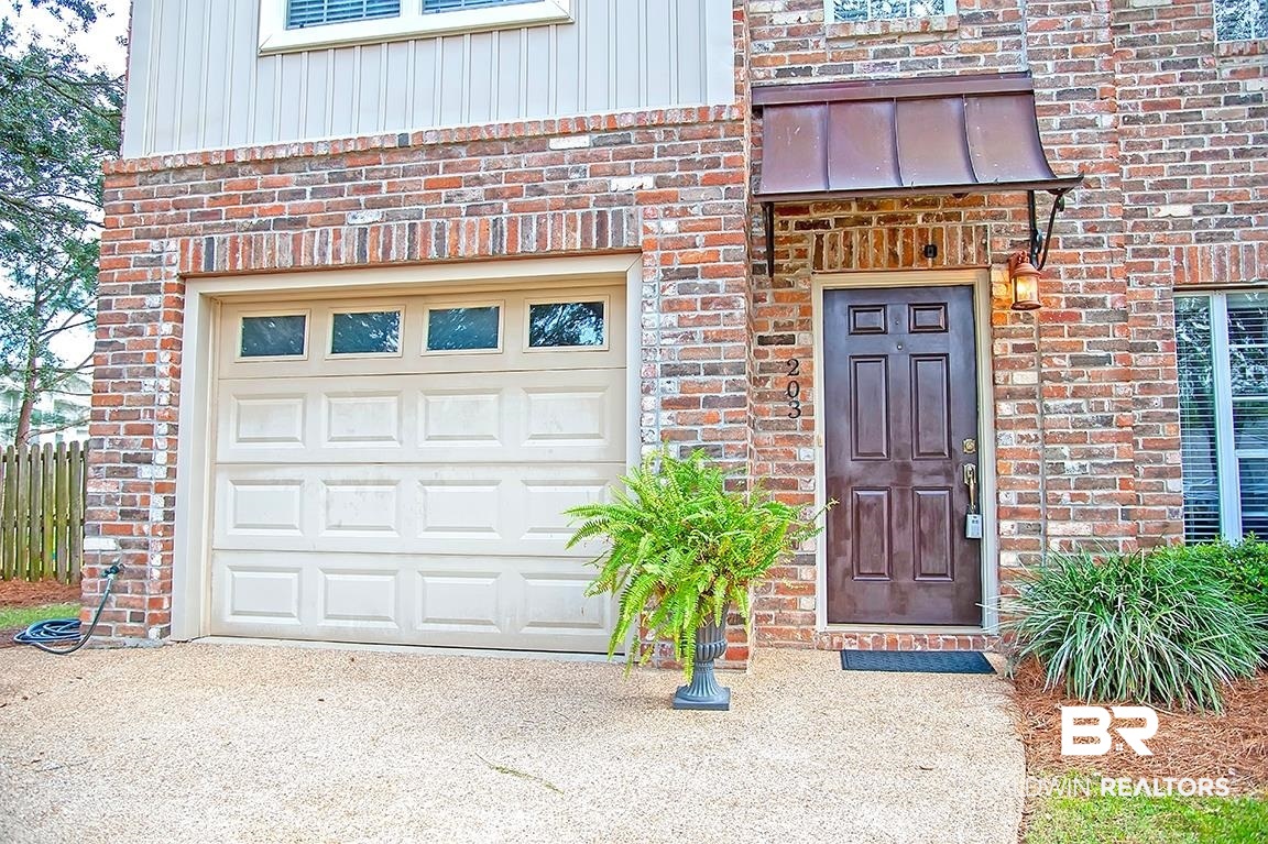 6580 Spaniel Drive Daphne, AL 36527 - Photo 4 of 34 Garage