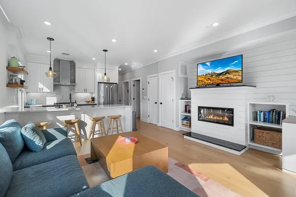 $995,000 | 111 Beacon Street, Unit B, Somerville, MA 02143