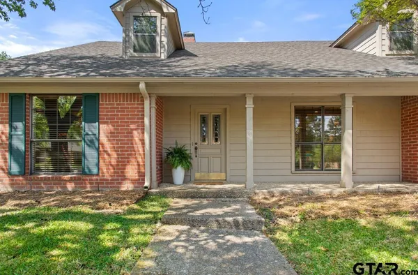 $425,000 | 5701 Regents Row, Tyler, TX 75703