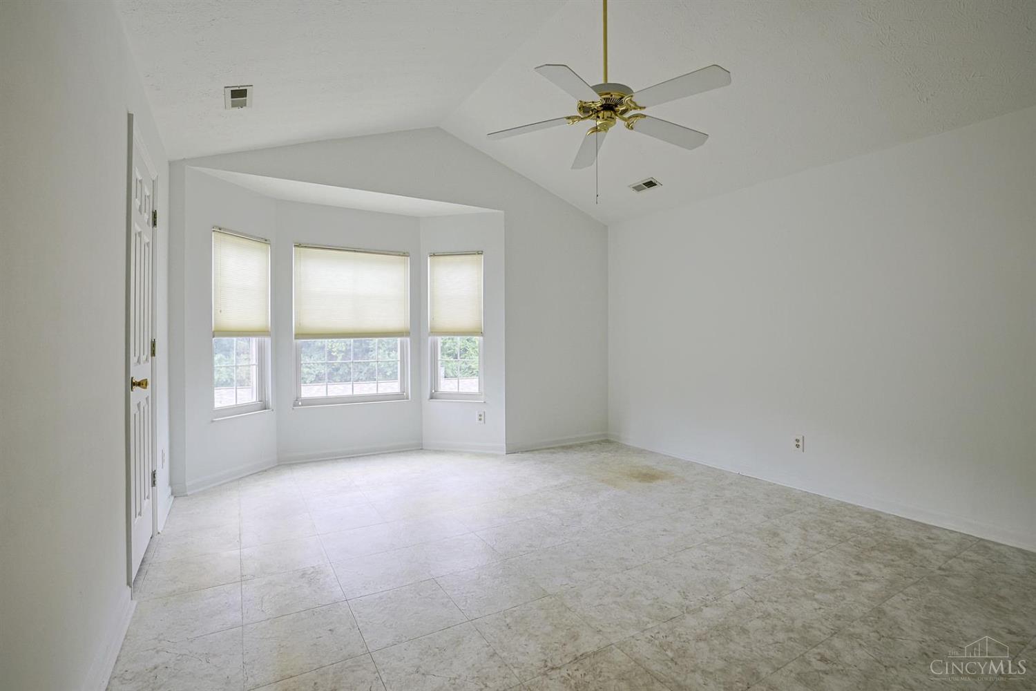4341 Regency Ridge Court, Unit 303 Cincinnati, OH 45248 - Photo 15 of 25