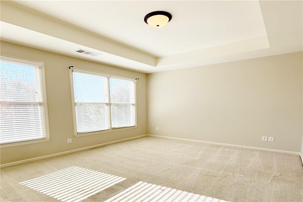 772 Liberty Commons Drive Northwest Atlanta, GA 30314 - Photo 20 of 23 a view of an empty room with a window