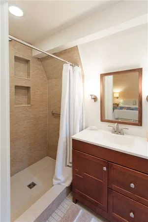 $3,000 | 2 Red Cross Terrace, Newport, RI 02840