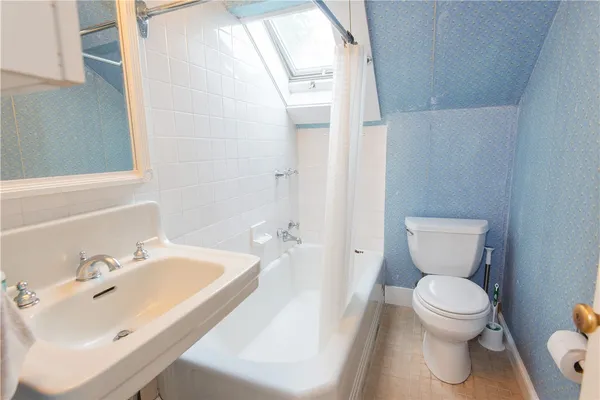 $3,000 | 2 Red Cross Terrace, Newport, RI 02840