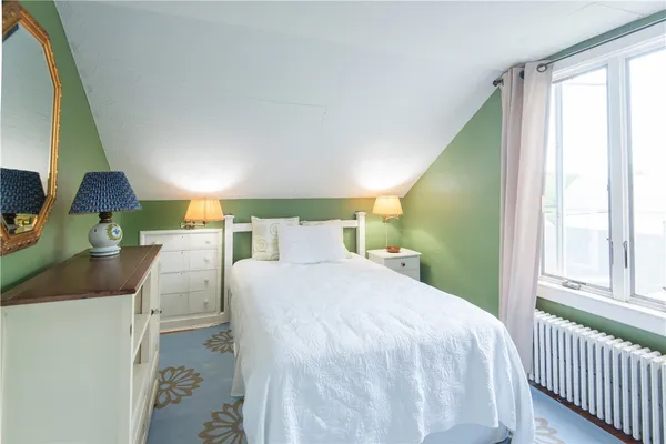 $3,000 | 2 Red Cross Terrace, Newport, RI 02840