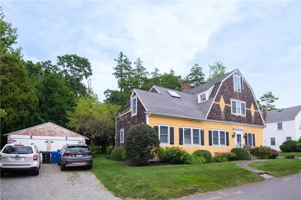 $3,000 | 2 Red Cross Terrace, Newport, RI 02840