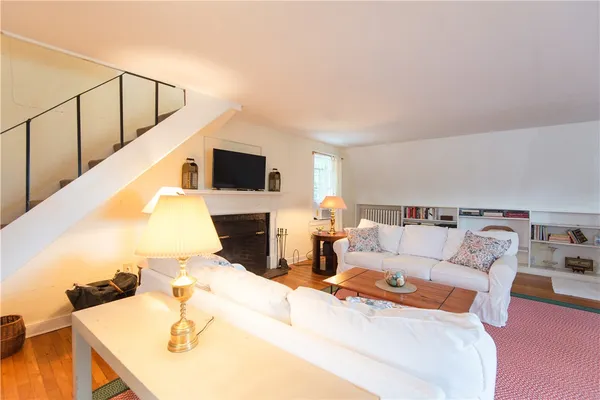 $3,000 | 2 Red Cross Terrace, Newport, RI 02840