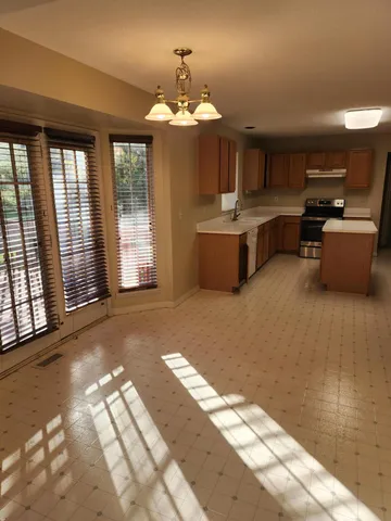 $3,295 | Undisclosed Address, Ann Arbor, MI 48105