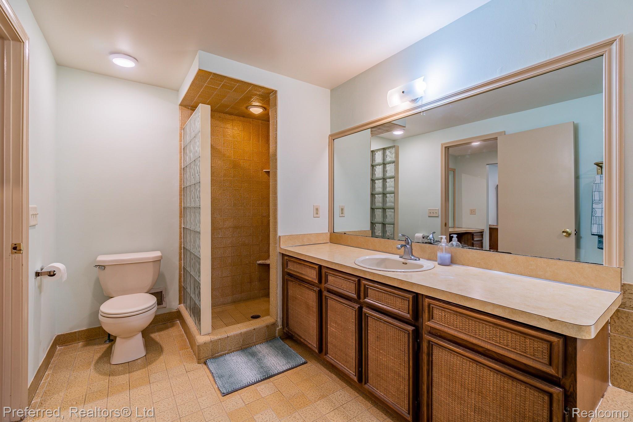 30210 High Valley Road Farmington, MI 48331 - Photo 33 of 40 High Valley -40.jpg