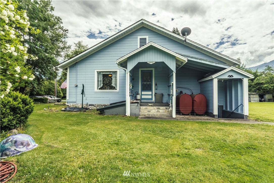 7918 Russell Road Concrete, WA 98237 - Photo 4 of 25 Gallery Image 4