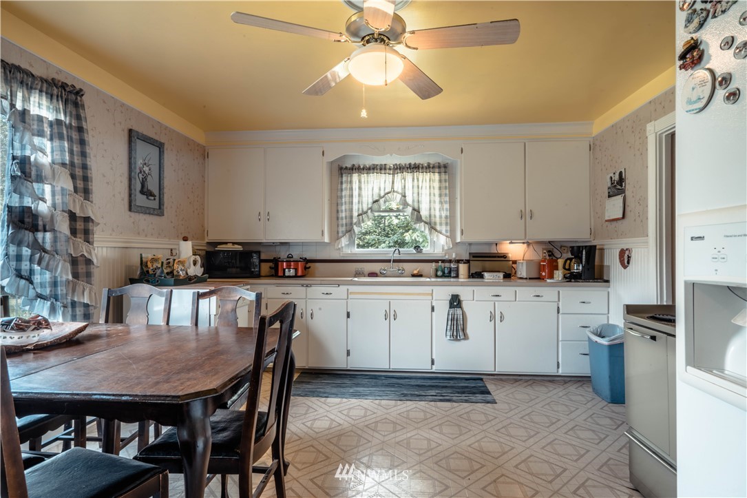 7918 Russell Road Concrete, WA 98237 - Photo 10 of 25 Gallery Image 10