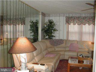 818 Avon Road Philadelphia, PA 19116 - Photo 2 of 6