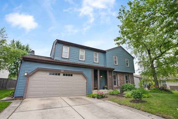 $525,000 | 545 Ridgefield Drive, Roselle, IL 60172
