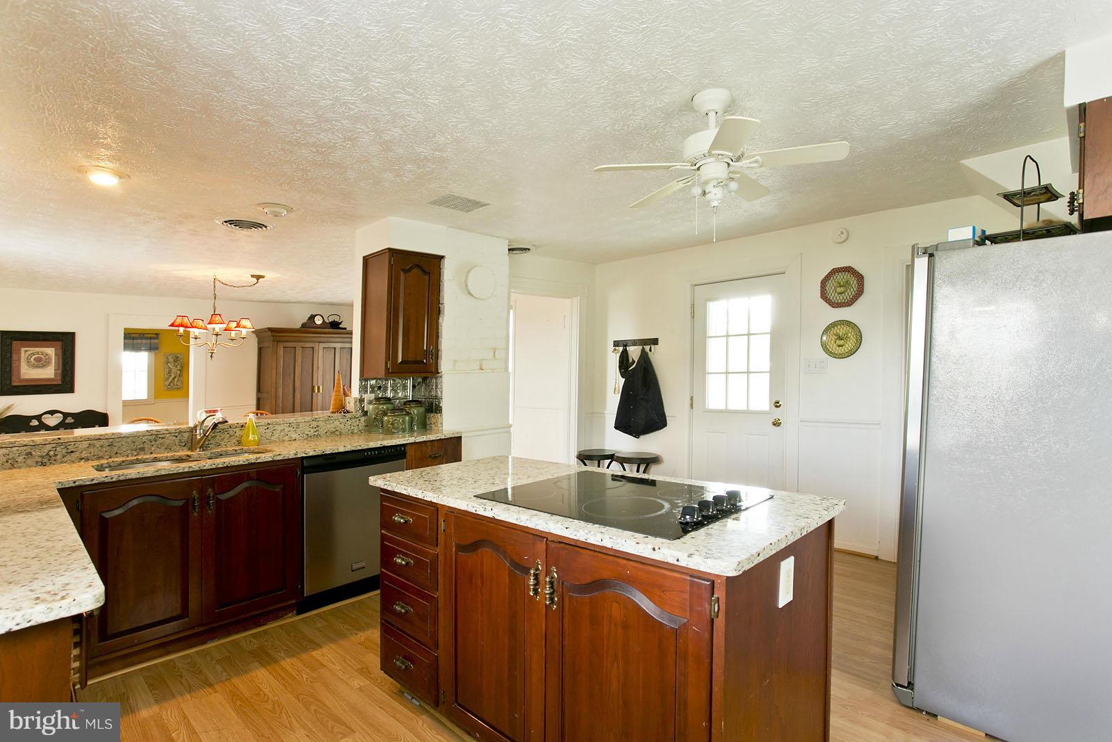 3904 Back Mountain Road Winchester, VA 22602 - Photo 11 of 29 Kitchen