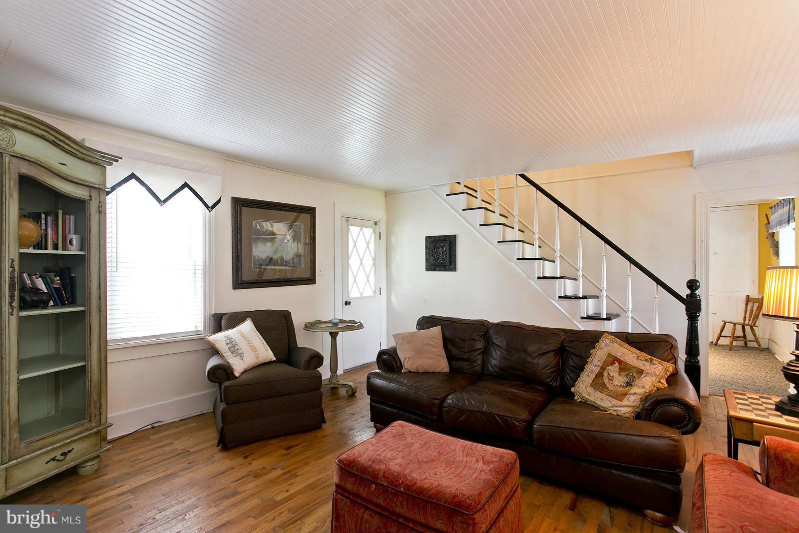 3904 Back Mountain Road Winchester, VA 22602 - Photo 5 of 29 Living Room
