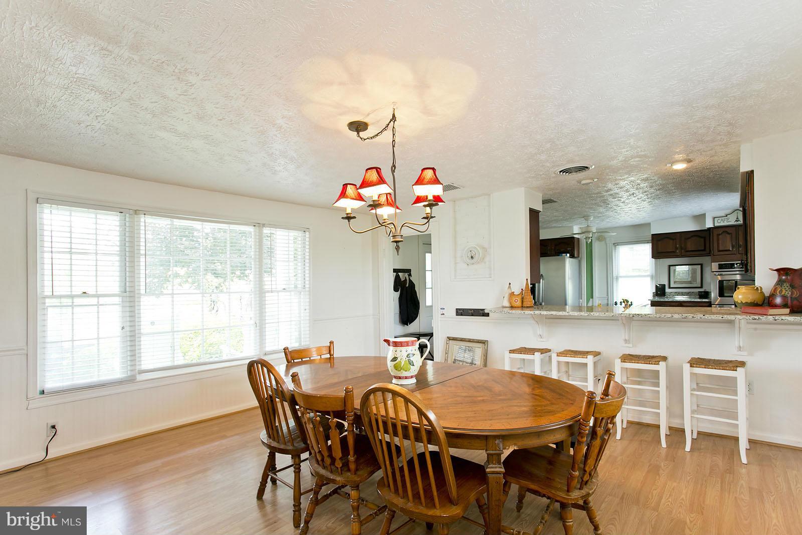3904 Back Mountain Road Winchester, VA 22602 - Photo 8 of 29 Dining Room