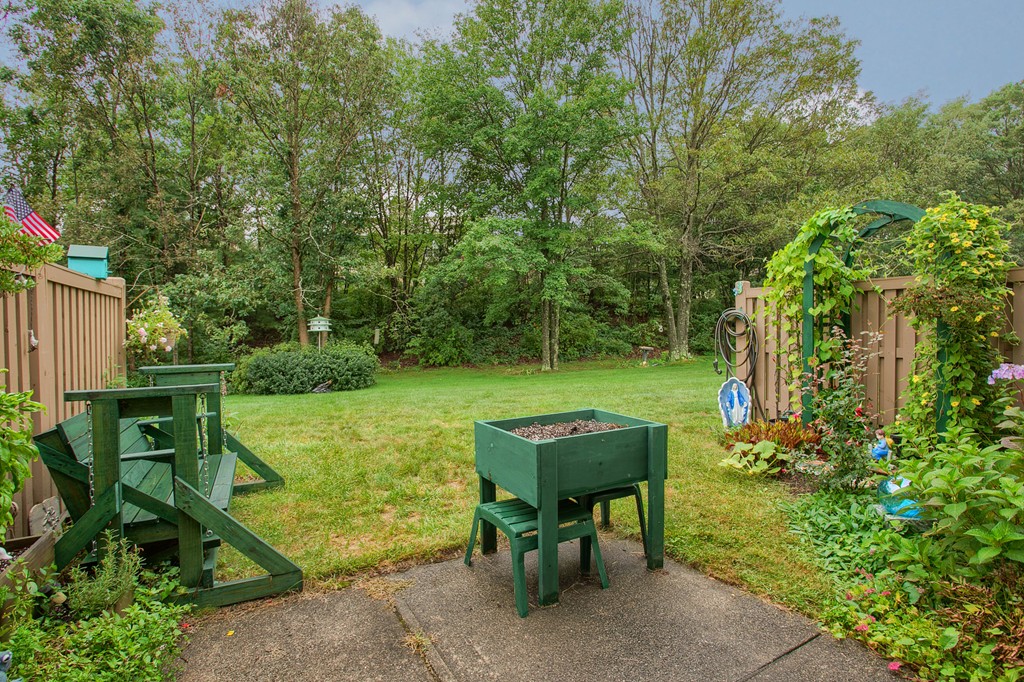 914 Ridgefield Circle, Unit B Clinton, MA 01510 - Photo 23 of 30 a view of an outdoor sitting area