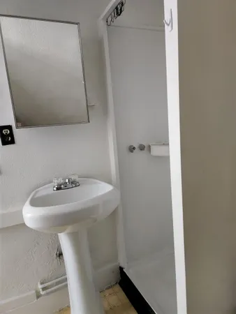 $900 | 14 Preston Street, Unit 2A, Hillsborough, NH 03244