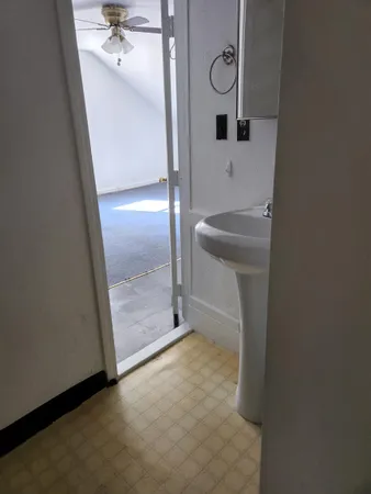 $900 | 14 Preston Street, Unit 2A, Hillsborough, NH 03244