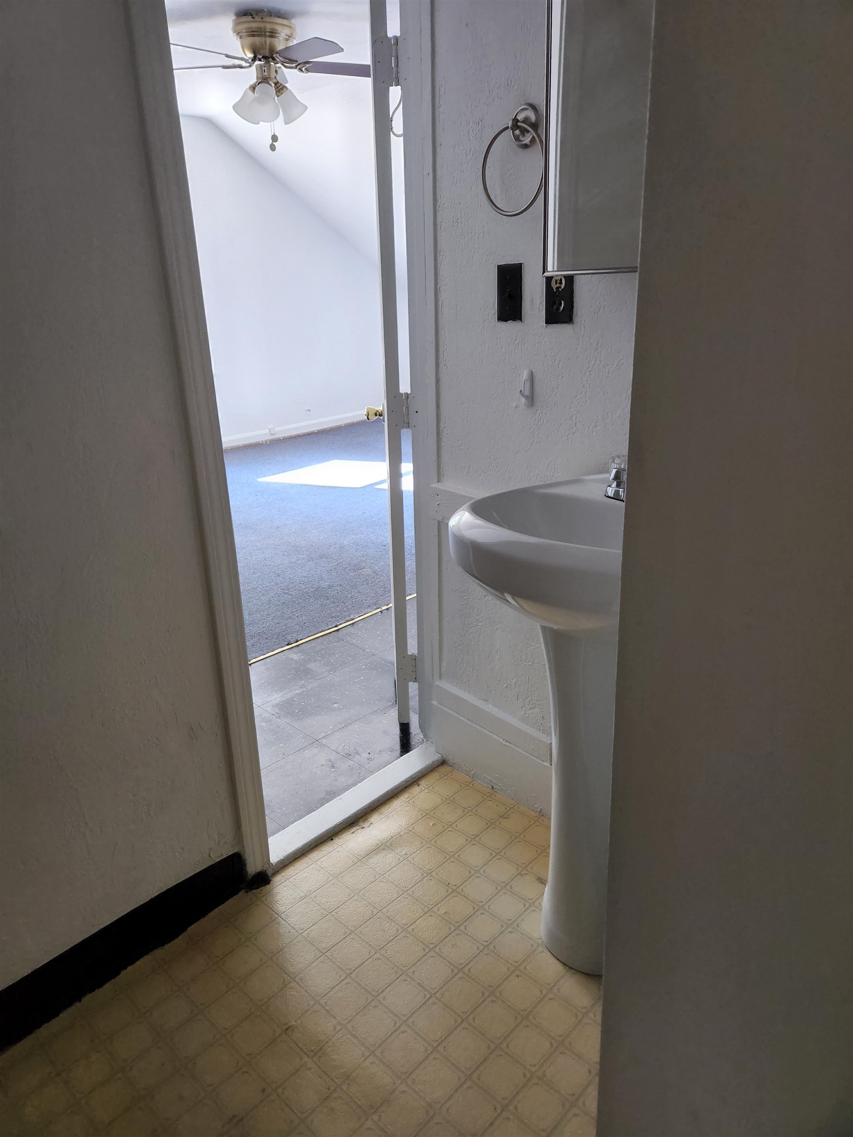 14 Preston Street, Unit 2A Hillsborough, NH 03244 - Photo 10 of 13