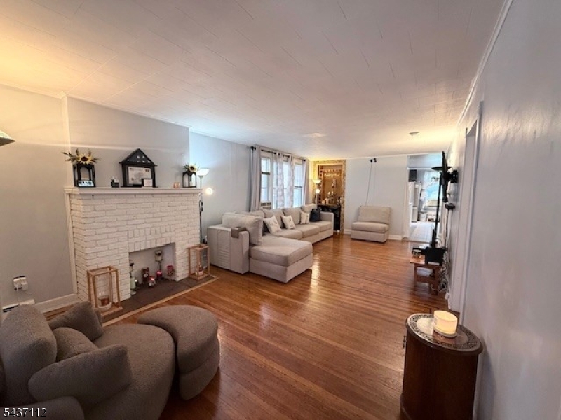 436 Knickerbocker Avenue Paterson, NJ 07503 - Photo 3 of 44