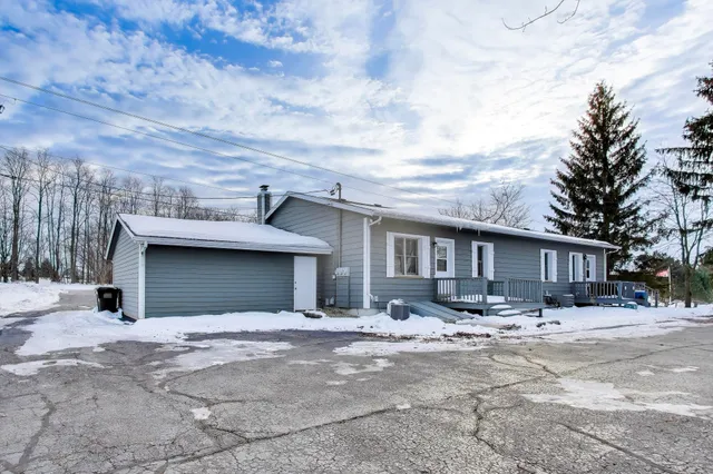 $335,000 | 11534 Antioch Road, Salem Lakes, WI 53179