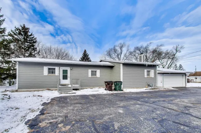 $335,000 | 11534 Antioch Road, Salem Lakes, WI 53179