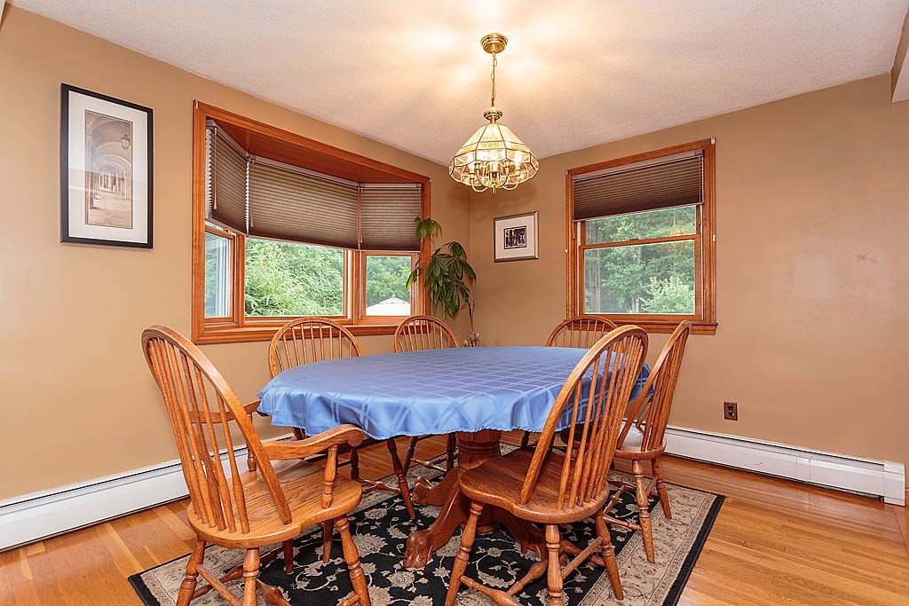 99 Richardson Road Chelmsford, MA 01863 - Photo 4 of 38 Gallery Image 4