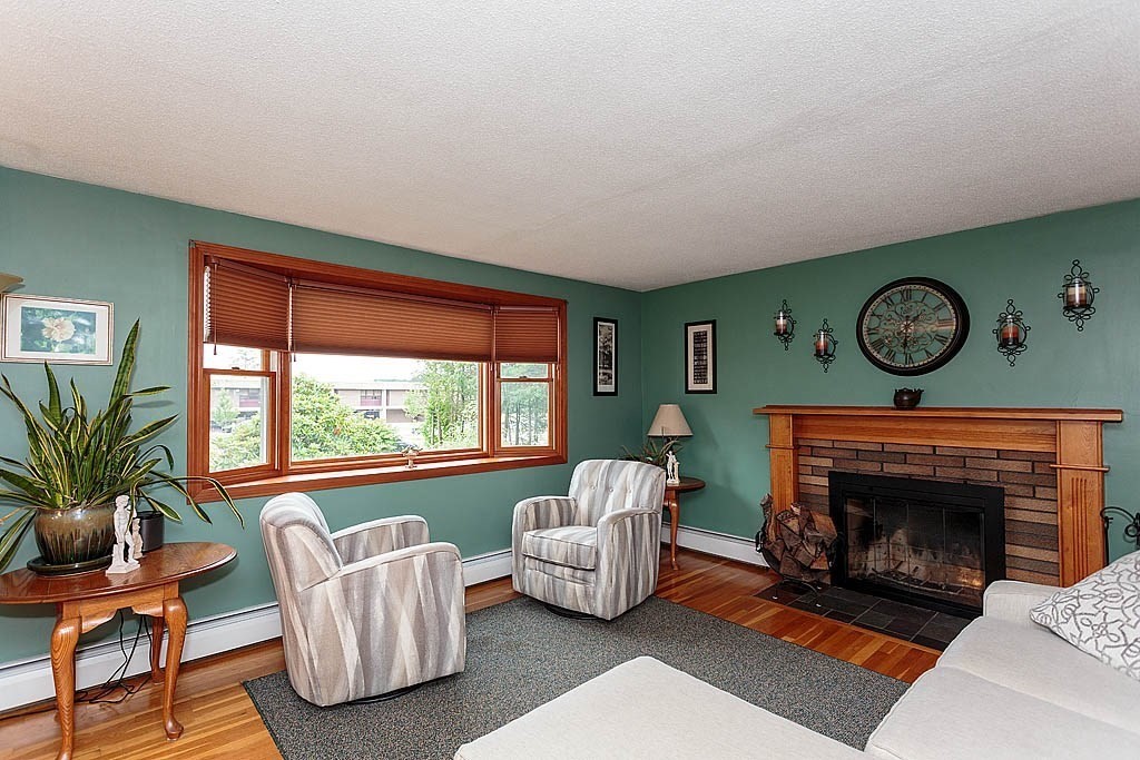 99 Richardson Road Chelmsford, MA 01863 - Photo 8 of 38 Gallery Image 8