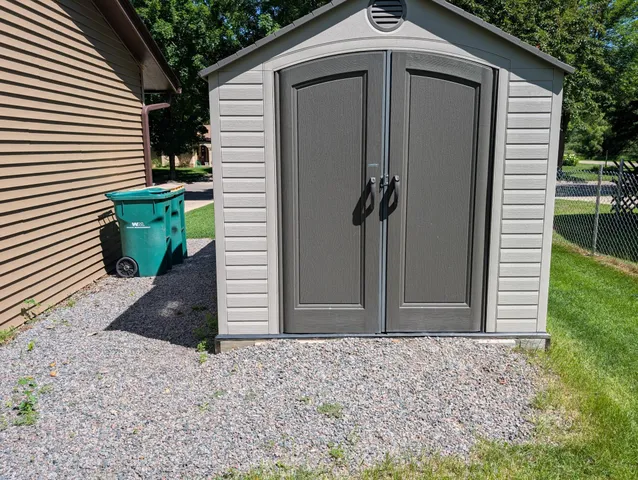 $299,900 | 220 East Hamberg Street, Litchfield, MN 55355