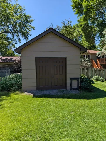 $299,900 | 220 East Hamberg Street, Litchfield, MN 55355