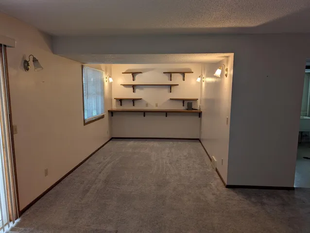 $299,900 | 220 East Hamberg Street, Litchfield, MN 55355