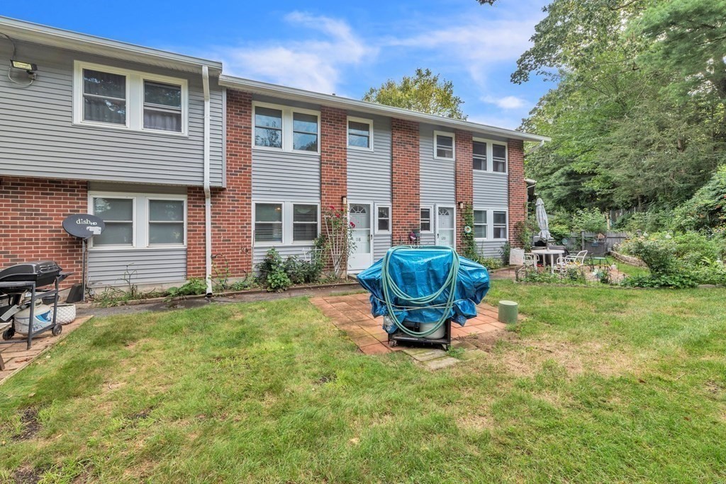 118 Manor Court, Unit 118 Springfield, MA 01118 - Photo 20 of 22 Gallery Image 20