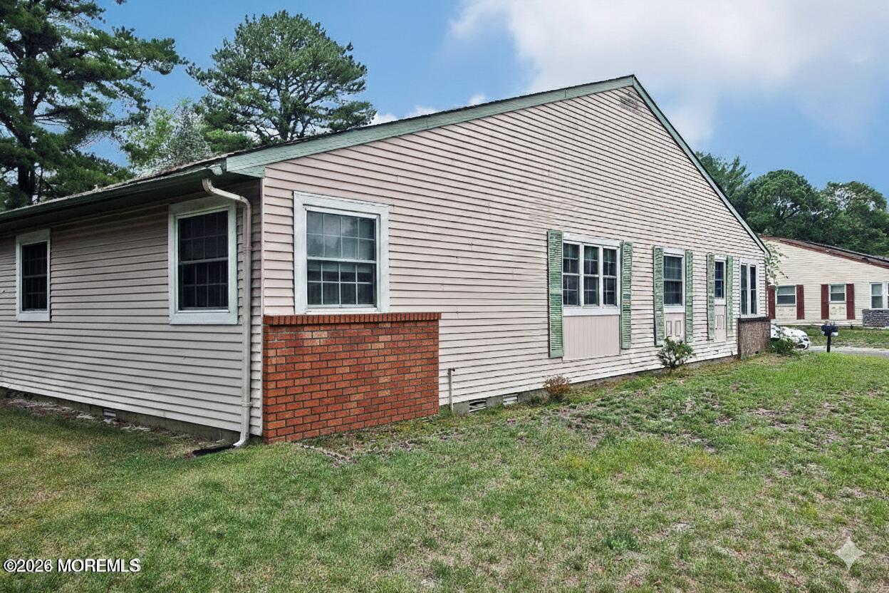 12 A Sunset Road Whiting, NJ 08759 - Photo 33 of 35 Side rear