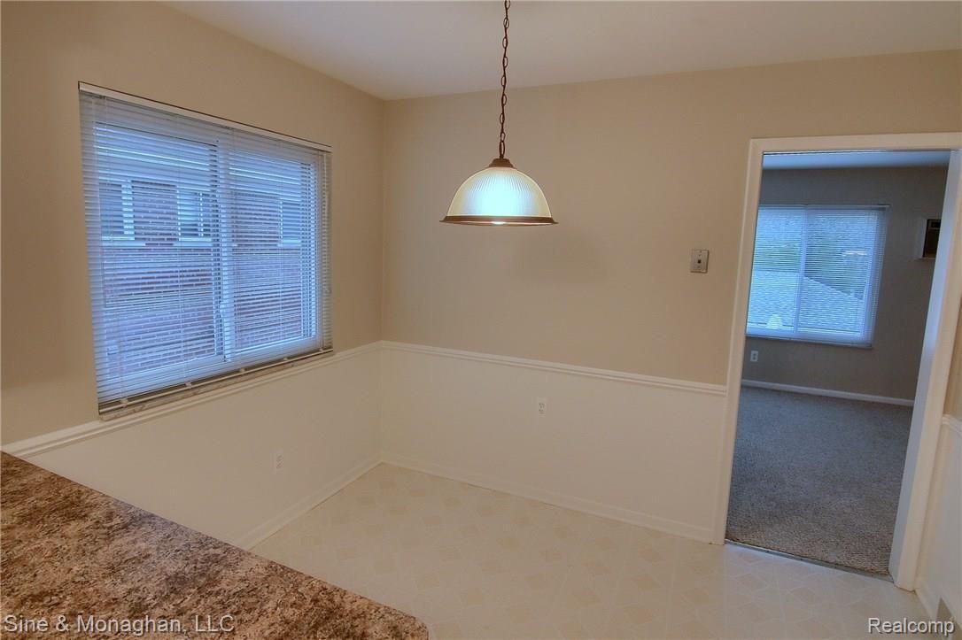 886 Harcourt Road Grosse Pointe, MI 48230 - Photo 18 of 39 886_Breakfast_Nook.jpg